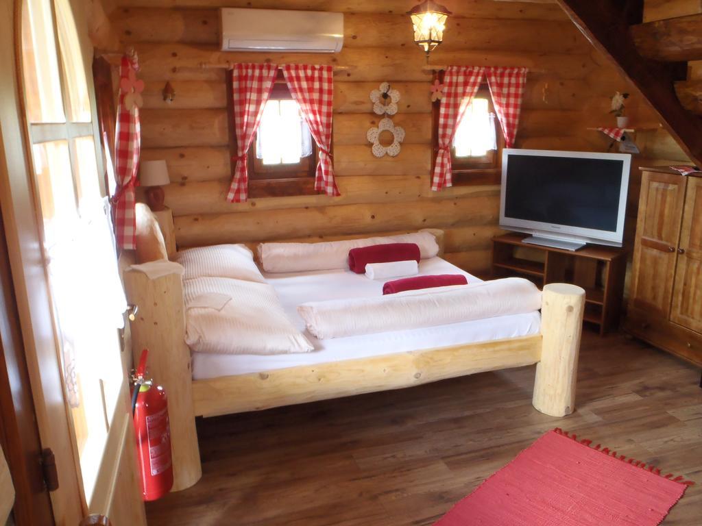 Ubytovanie Koliba Pacho - Zrub Katka Prievidza Room photo